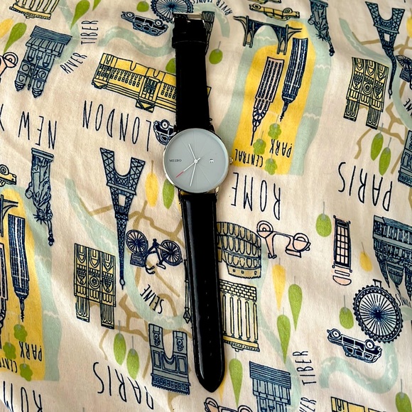 Watch - Picture 1 of 2